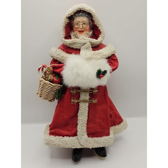 Clothtique Possible Dreams MRS SANTA CLAUS 1992 VINTAGE COAT & BASKET  CHRISTMAS - Picture 1 of 16